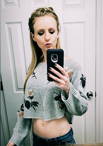 dainty-elle