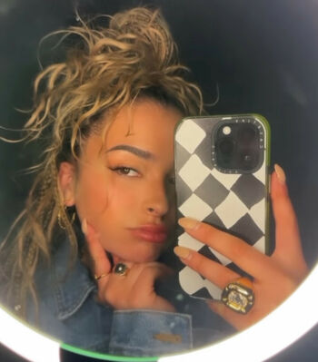 Ella Eyre