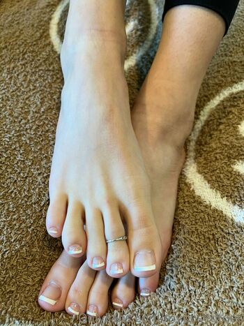 myposedtoes