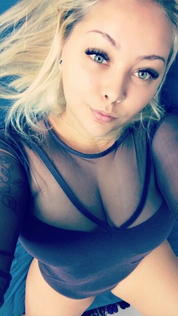 Nicki_thick6