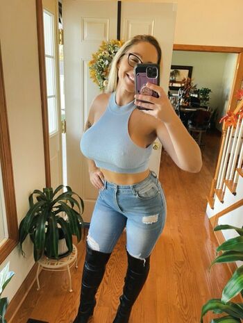 NoraRoseJeanxx
