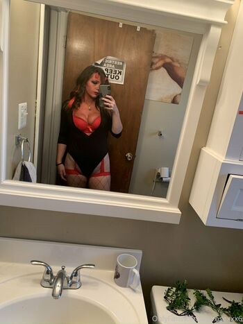 xolittleladyxo